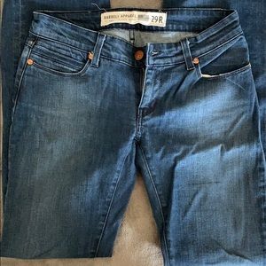 29R barbell bootcut jeans. No holes. Great jeans!